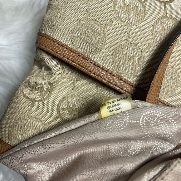 Michael Kors Kempton Signature Medium Pocket Tote (Camel/Tan)gold tone accent. - Picture 11 of 14